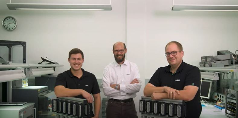 Как Phoenix Contact гарантира качеството и безопасността на своите конектори и кабели