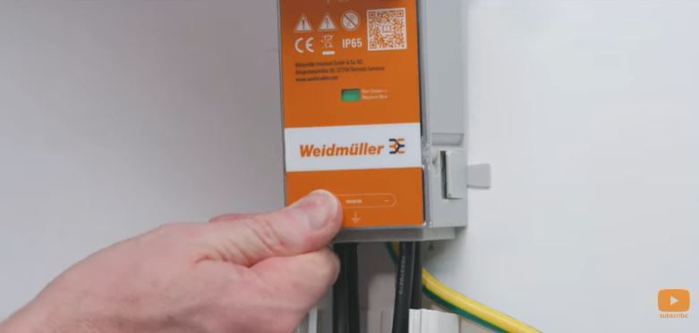 Колко лесно е да защитите фотоволтаичната система от пренапрежение с PV Inline на Weidmueller