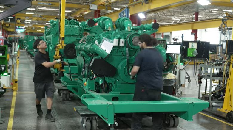 Разходка из високотехнологичния завод на Cummins във Фридли в американския щат Минесота