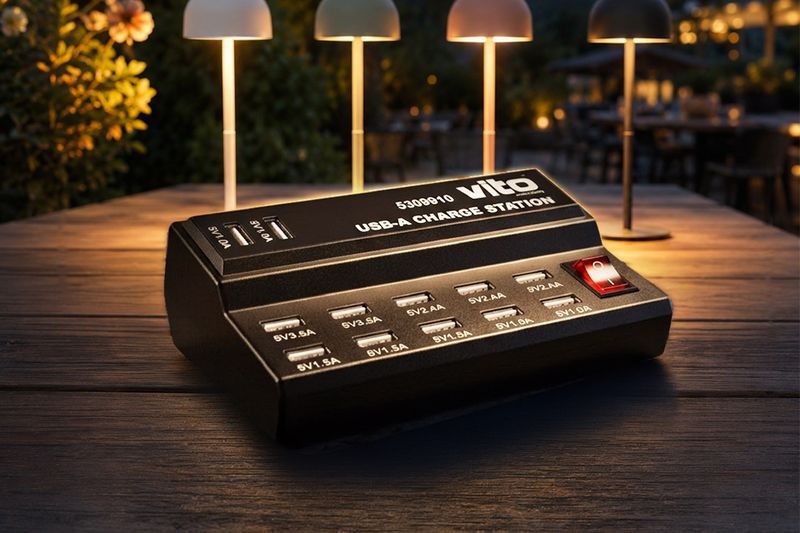 Зарядна станция за настолни лампи CHIEF с 12 порта USB-A Зарядна станция за настолни лампи CHIEF с 12 порта USB-A