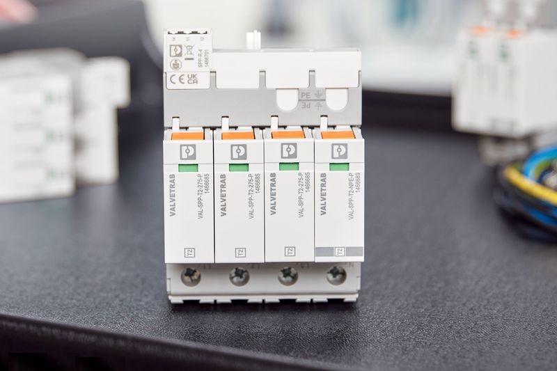 FLT-SPP и VAL-SPP на Phoenix Contact успешно преминаха тест за съответствие с IEC 61643 FLT-SPP и VAL-SPP на Phoenix Contact успешно преминаха тест за съответствие с IEC 61643